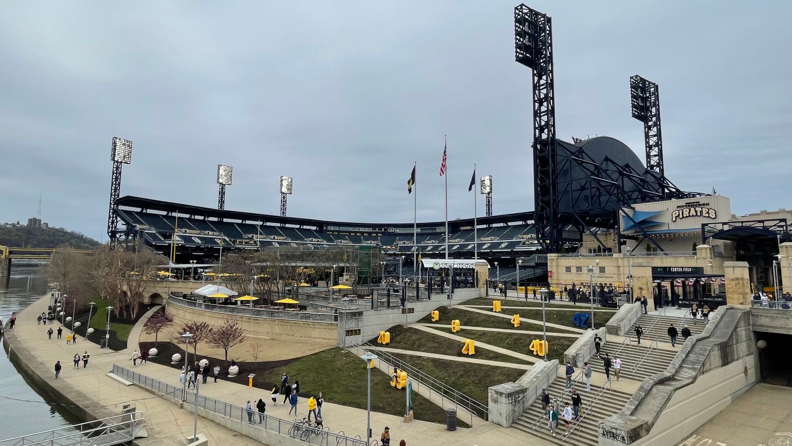 Pirates vs. Mets, 1:35 p.m. taken on the North Shore (Live coverage). Photo by GREG MACAFEE / DKPS
